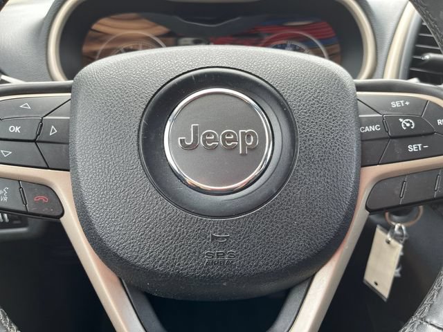 Used 2016 Jeep Cherokee Latitude FWD image 5