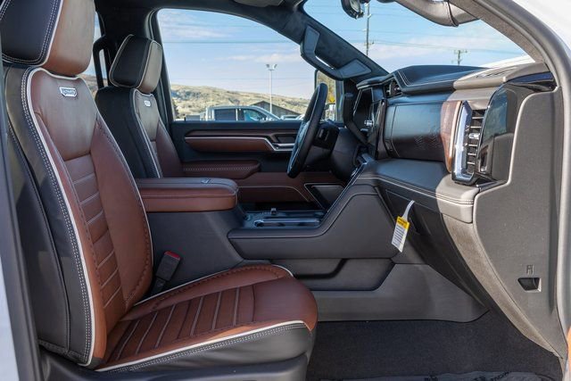 New 2026 GMC Sierra 3500 Denali Ultimate image 7