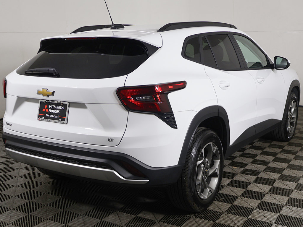 Used 2026 Chevrolet Trax LT FWD image 7