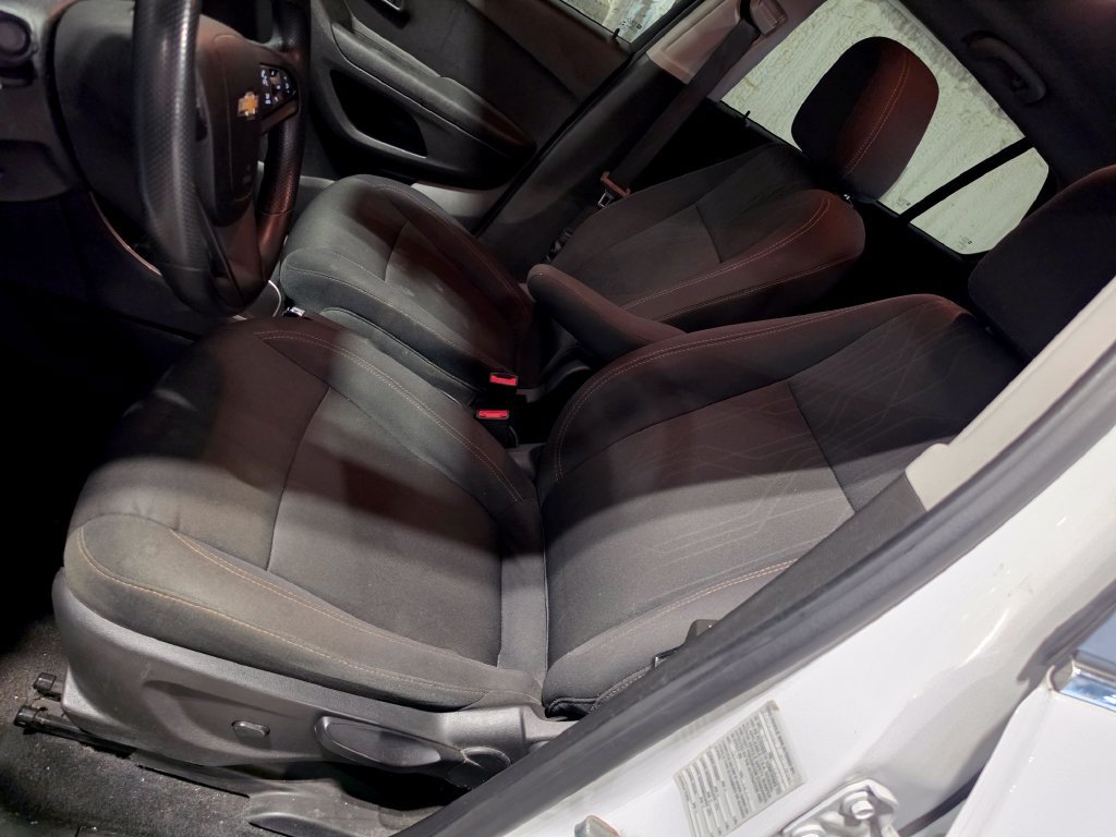 Used 2020 Chevrolet Trax LT AWD/4WD image 6