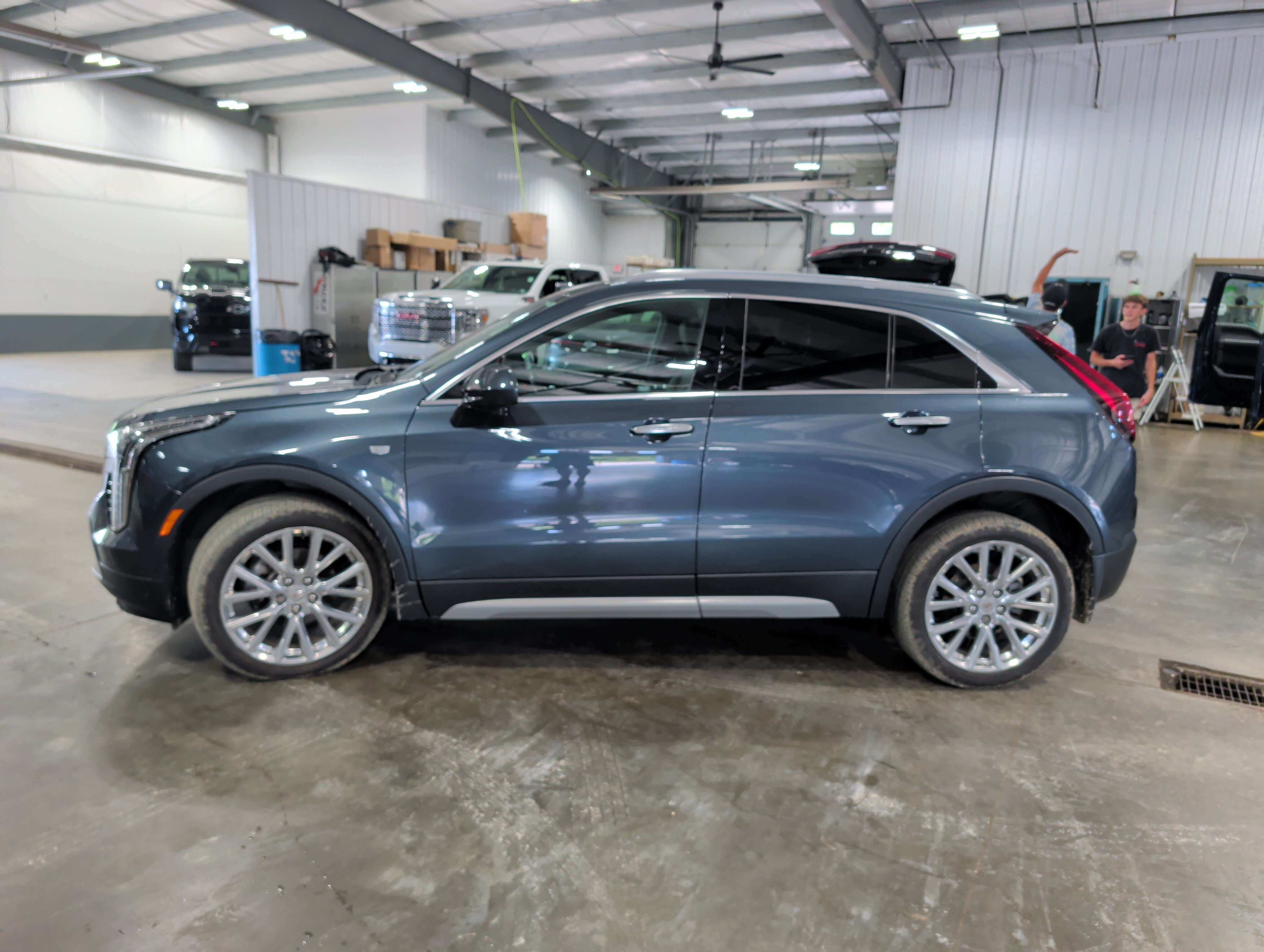Used 2019 Cadillac XT4 Premium Luxury w/ Cold Weather Package AWD/4WD image 5
