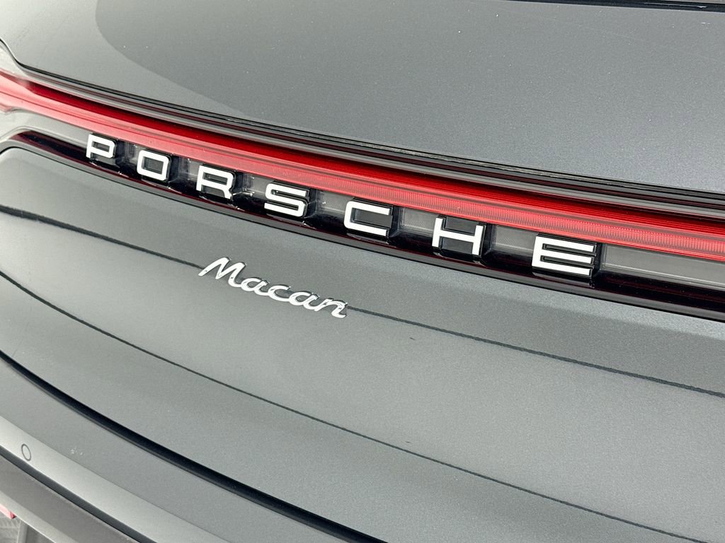 Certified 2023 Porsche Macan Turbo image 35