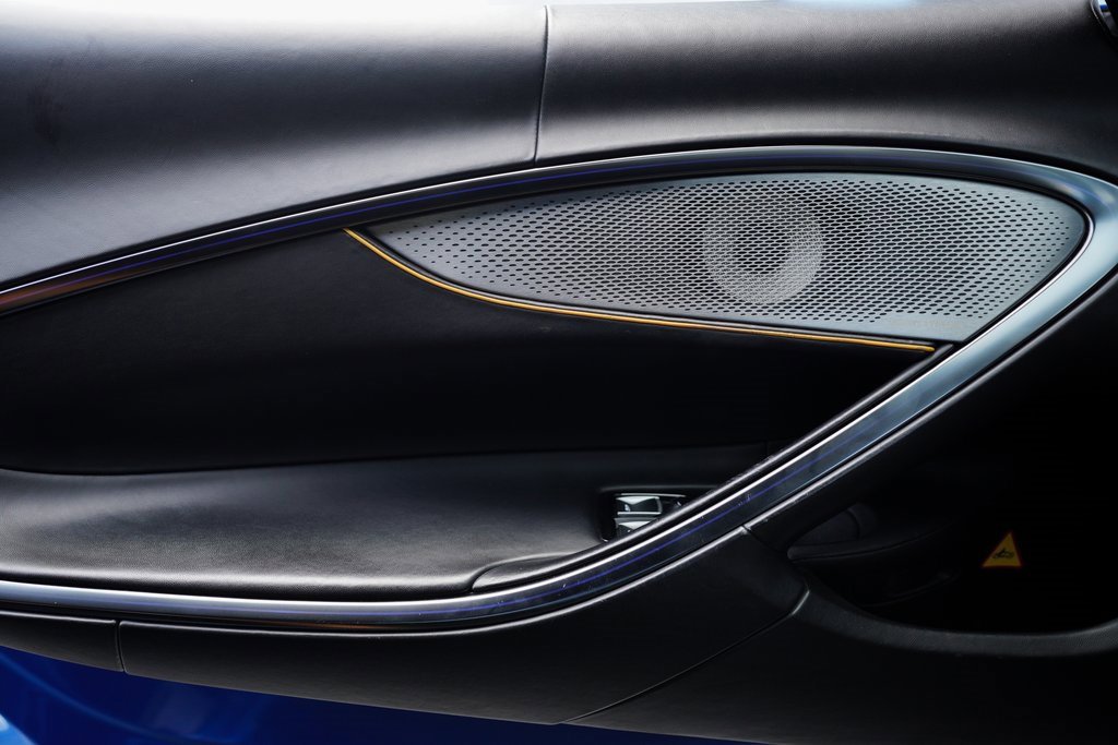 Used 2023 McLaren Artura image 32