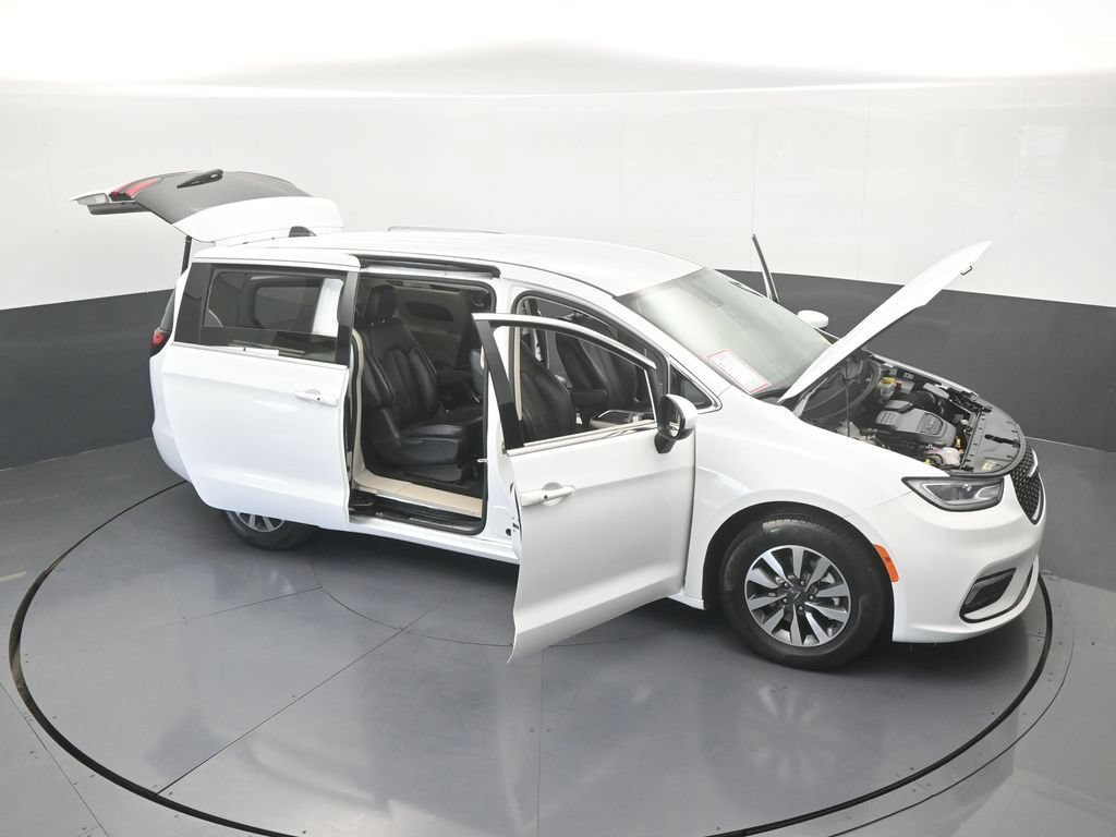 Used 2023 Chrysler Pacifica Touring-L FWD image 71
