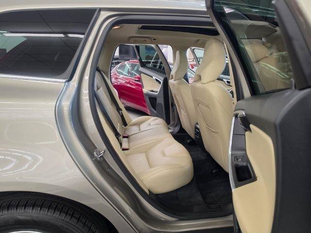 Used 2016 Volvo XC60 T5 Premier w/ Climate Package AWD/4WD image 38