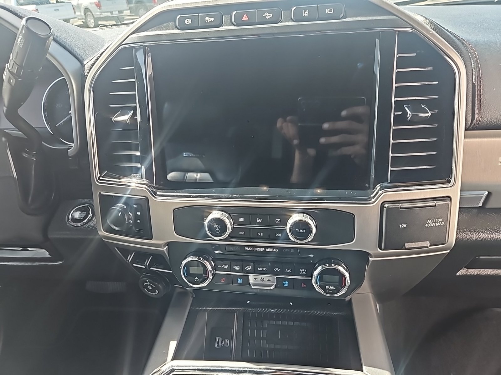 Used 2022 Ford F450 Platinum w/ FX4 Off-Road Package AWD/4WD image 18