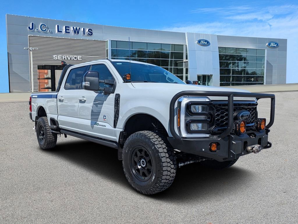 New 2026 Ford F250 Lariat w/ Black Appearance Package