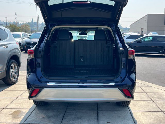 Used 2020 Toyota Highlander Platinum AWD/4WD image 12