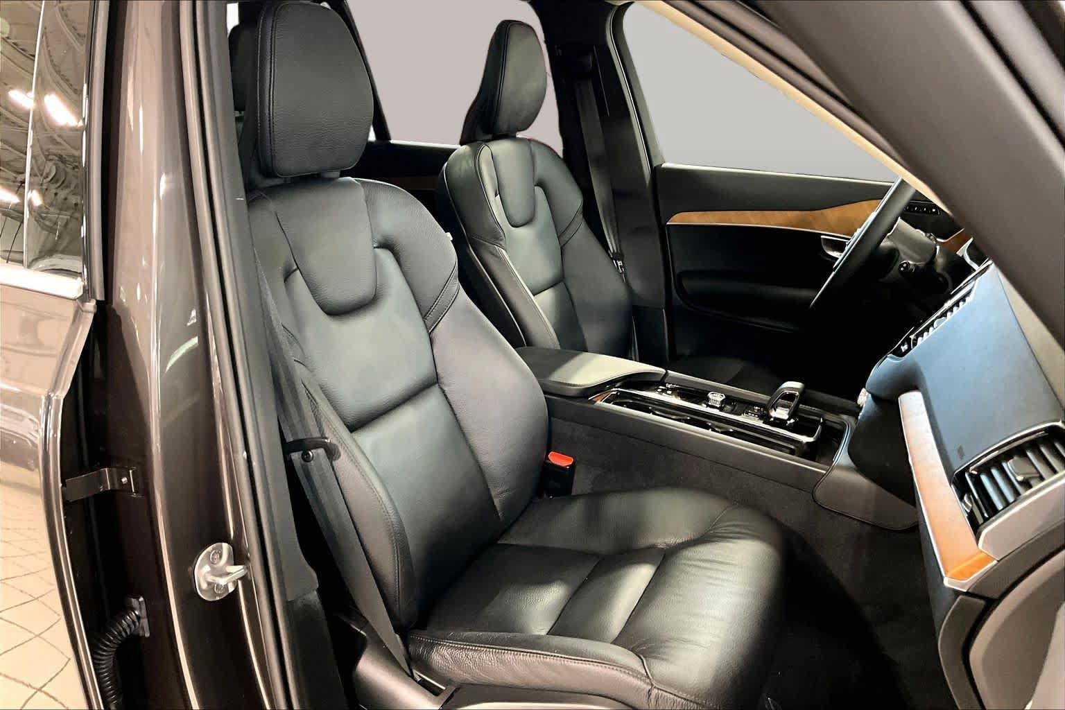 Certified 2024 Volvo XC90 B6 Plus w/ Protection Package Premier AWD/4WD image 8