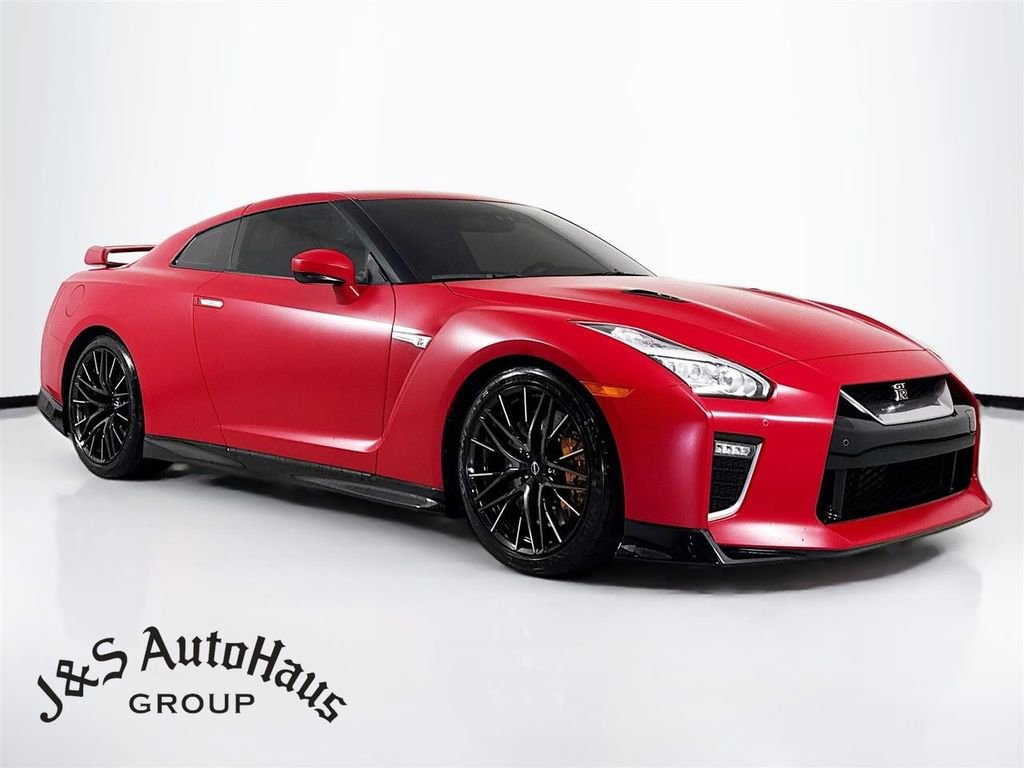 Used 2023 Nissan GT-R Premium w/ Premium Interior Package image 1