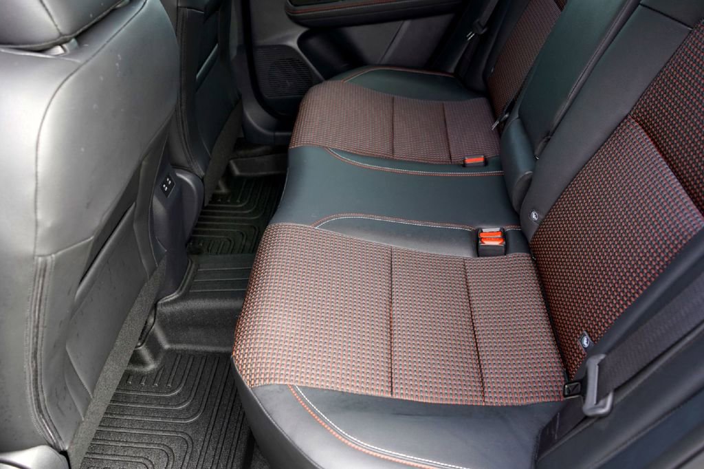 Used 2025 Nissan Kicks SR image 25