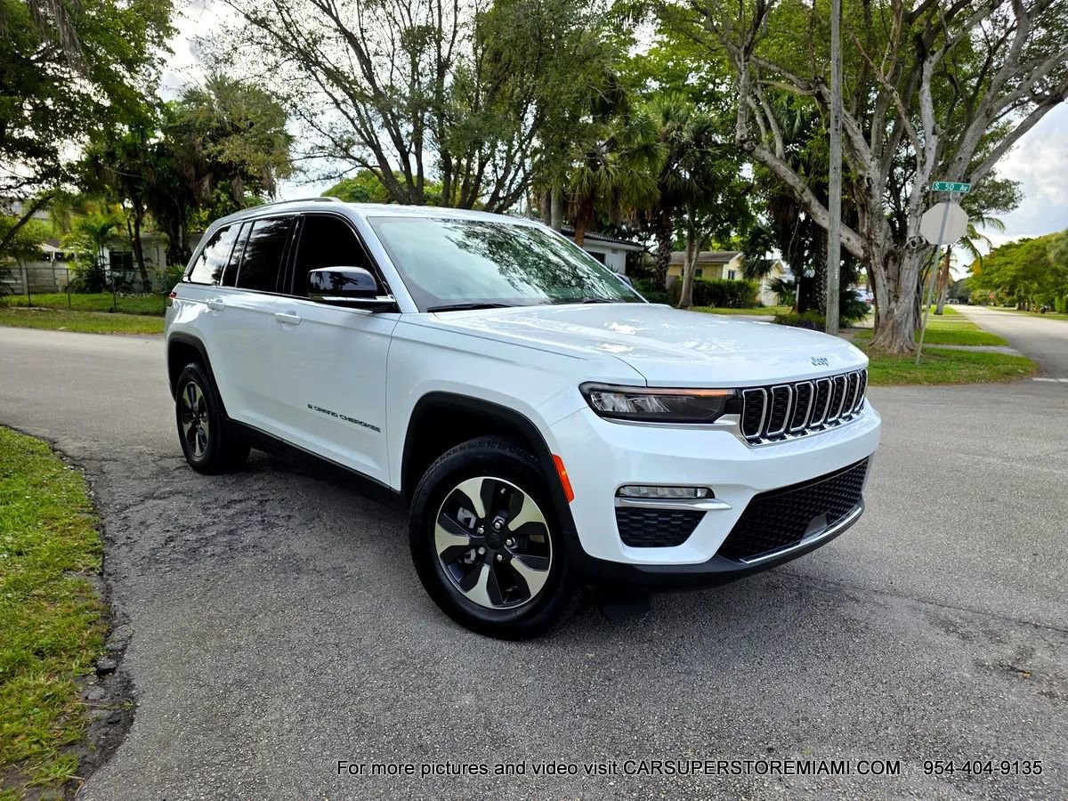 Used 2022 Jeep Grand Cherokee Limited 4xe image 17