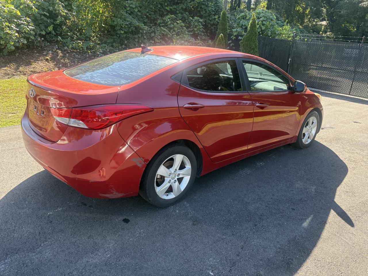 Used 2013 Hyundai Elantra GLS w/ Preferred Pkg FWD image 3