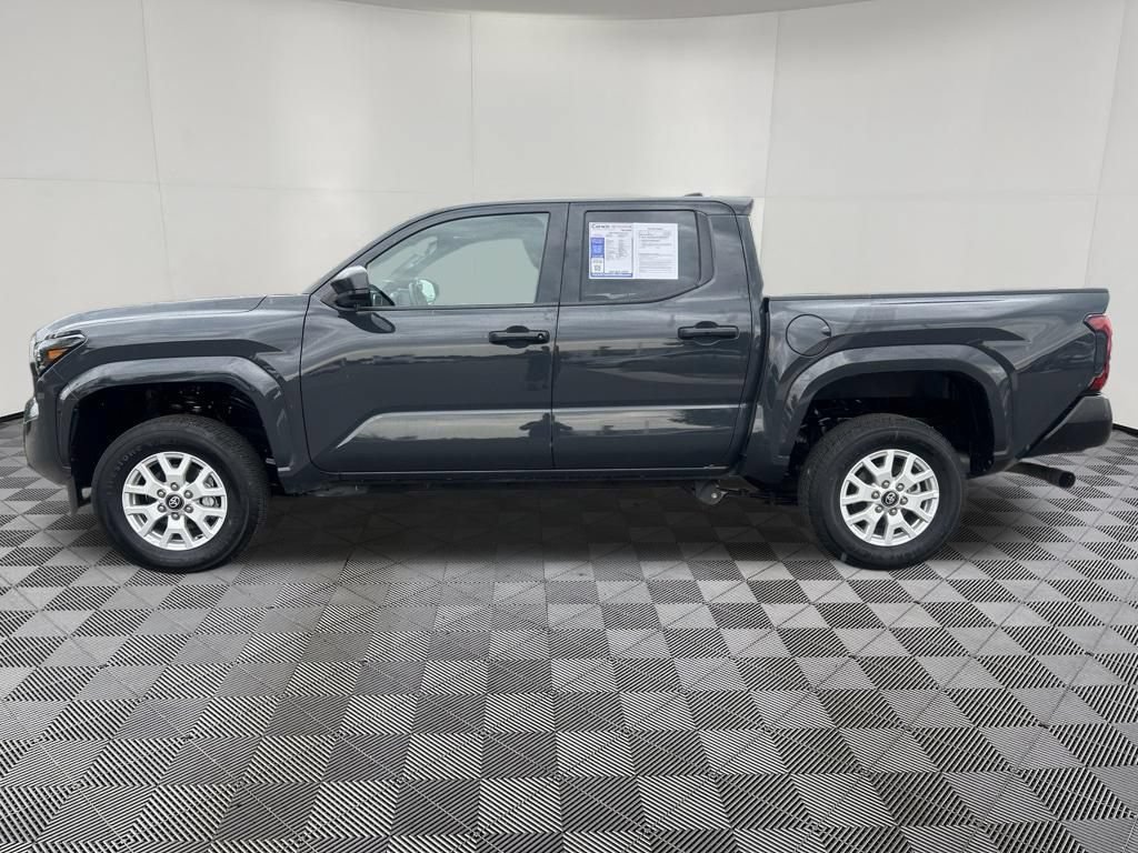 Used 2025 Toyota Tacoma SR w/ SR Upgrade Package AWD/4WD image 4
