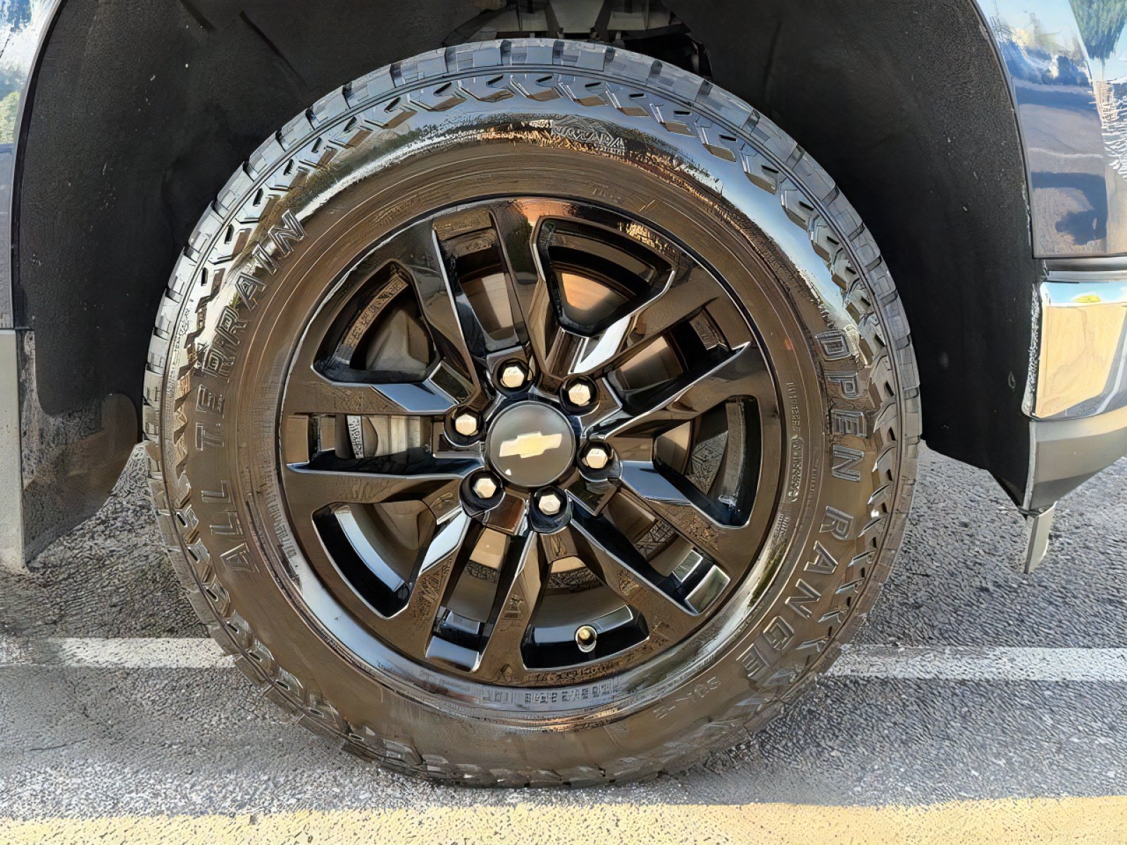 Used 2019 Chevrolet Silverado 1500 LT w/ All-Star Edition AWD/4WD image 9