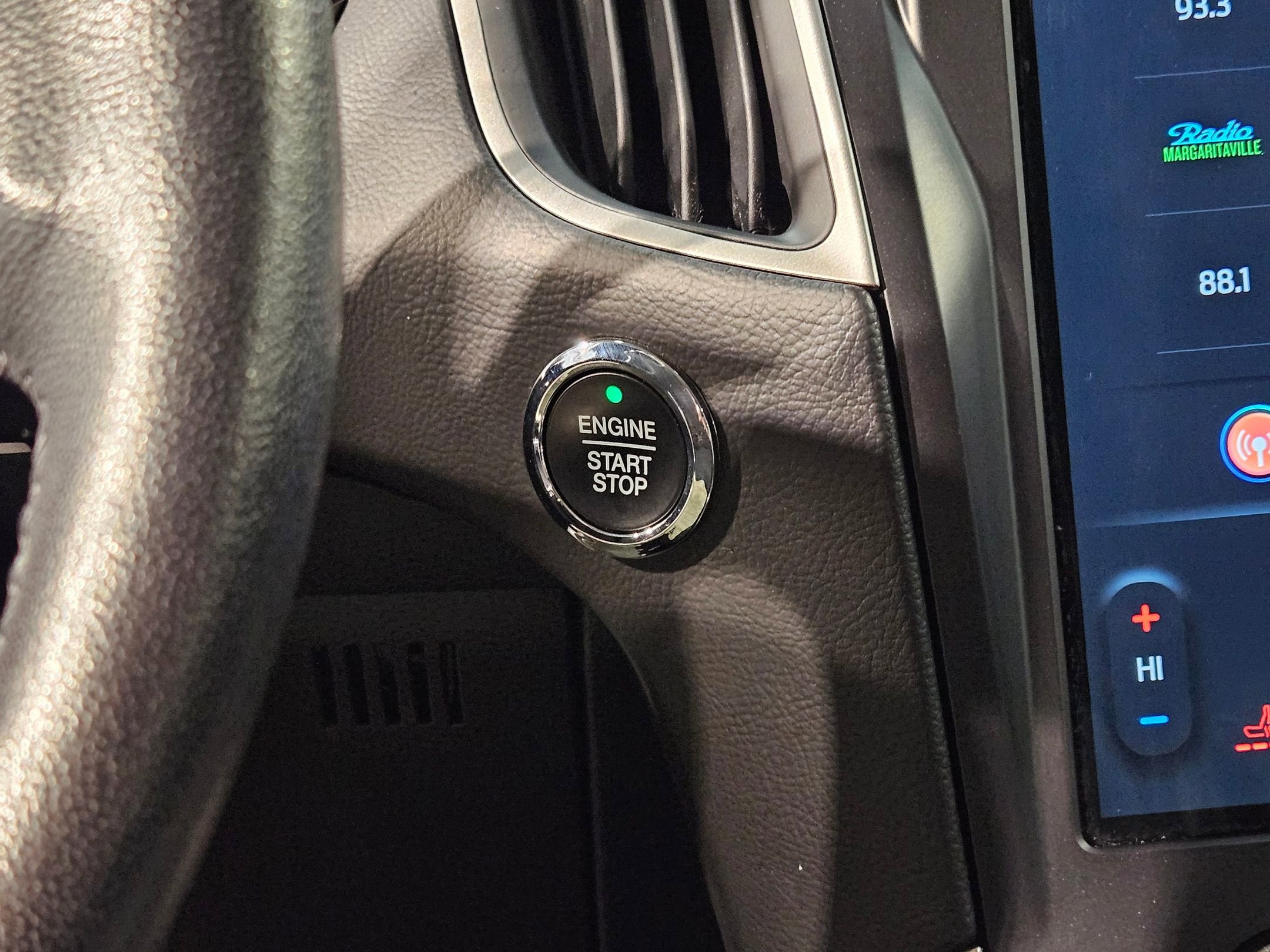 Used 2024 Ford Edge SEL image 33