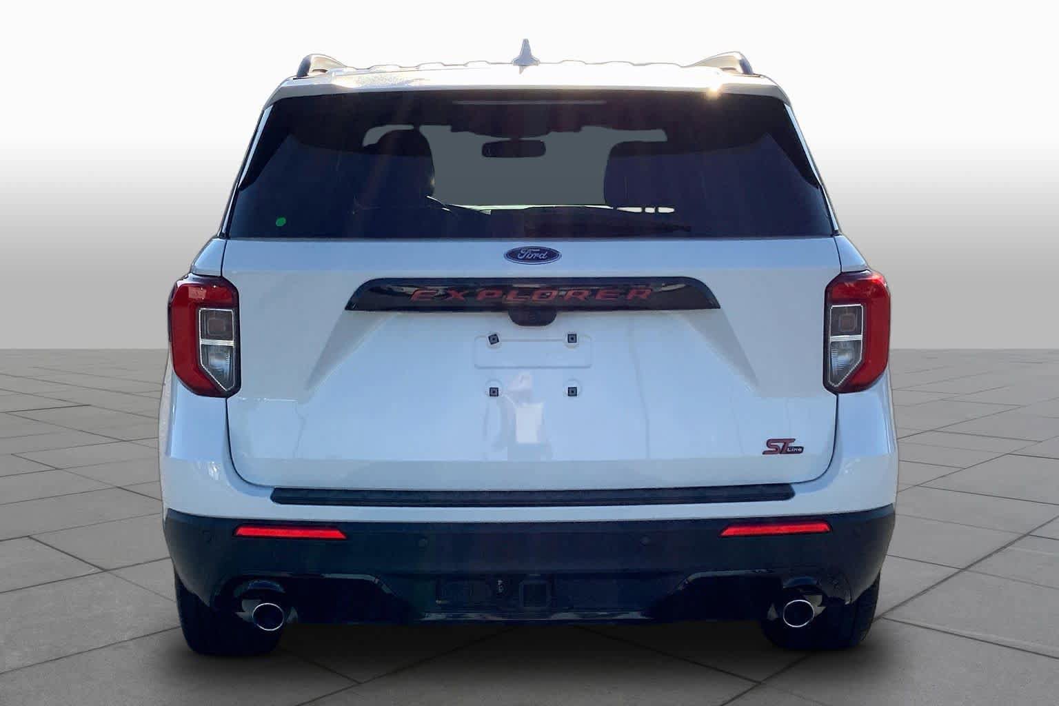 Used 2024 Ford Explorer ST-Line w/ Class IV Trailer Tow Package image 5
