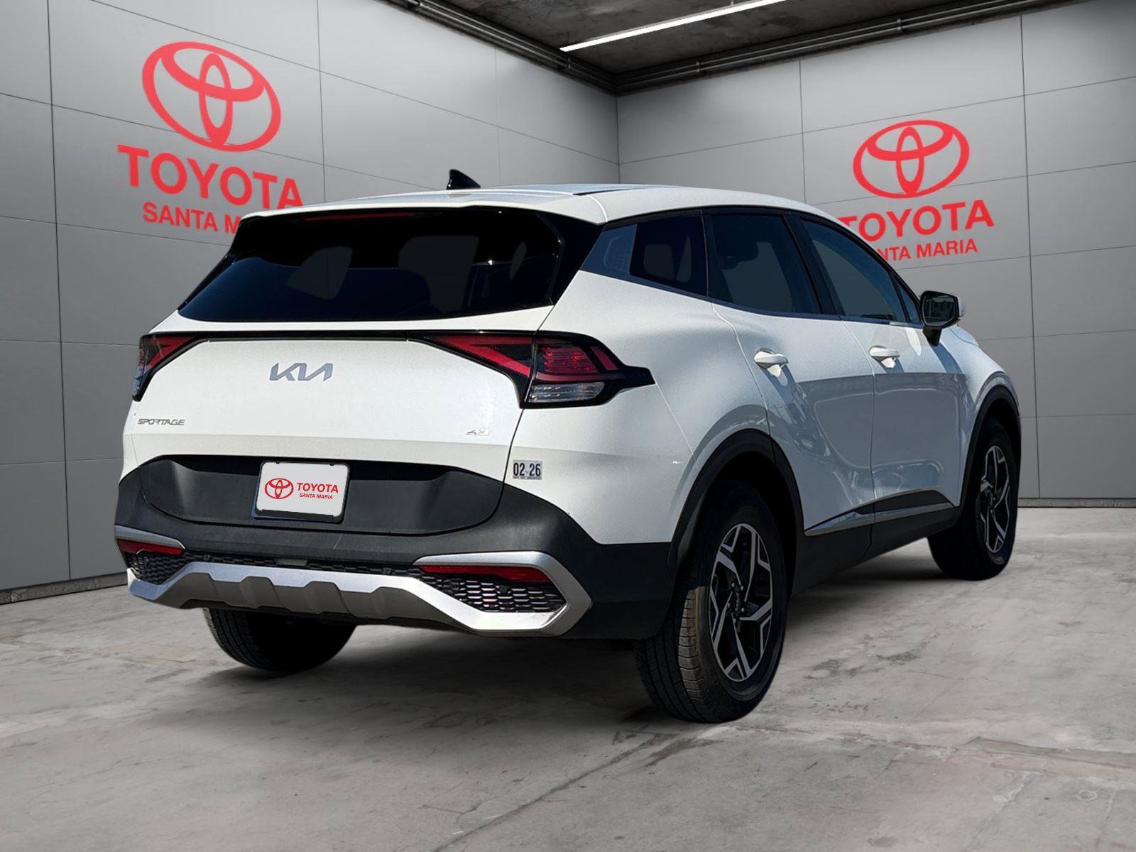 Used 2023 Kia Sportage LX image 10