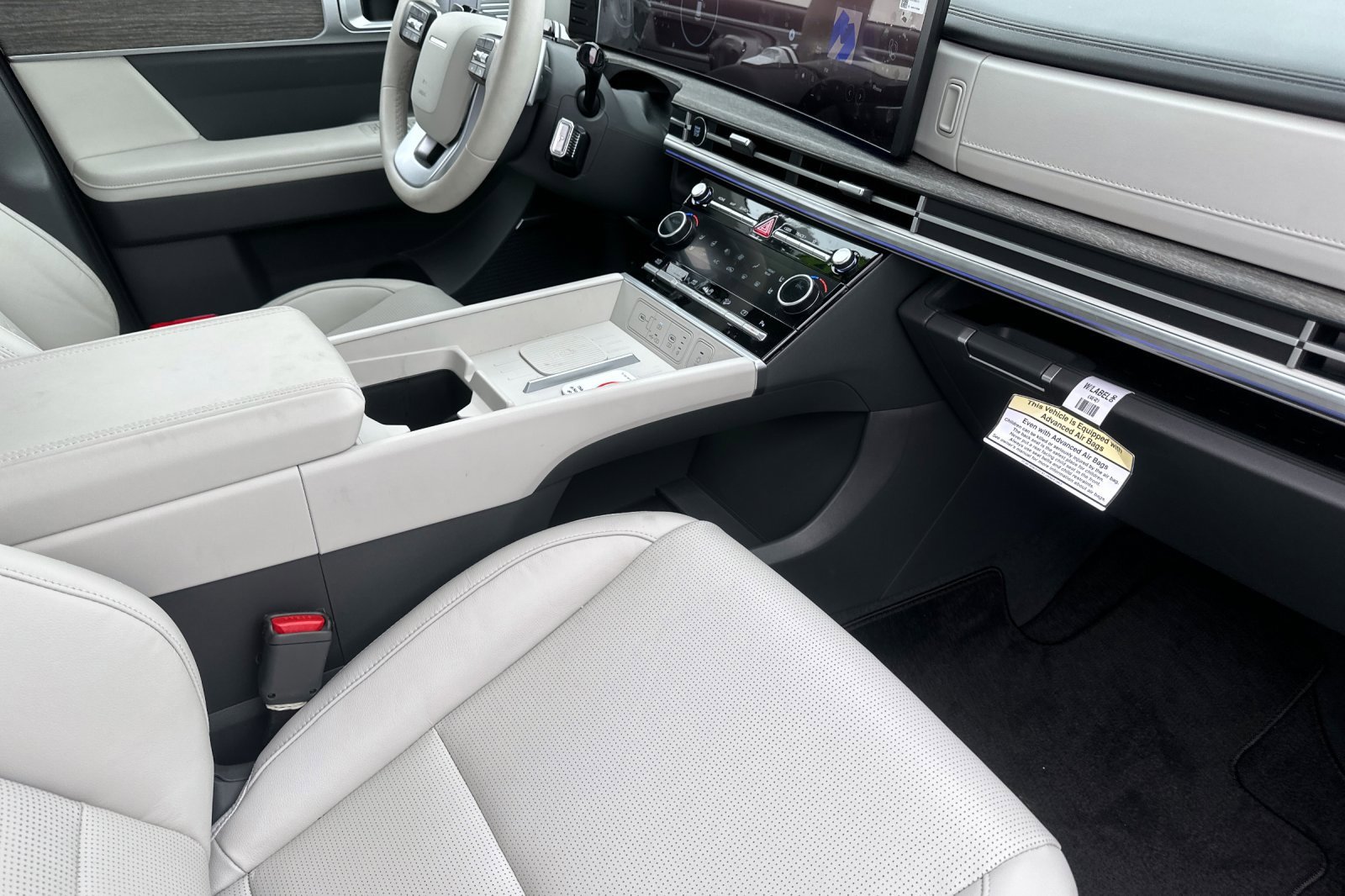 Used 2025 Hyundai Santa Fe Limited image 19