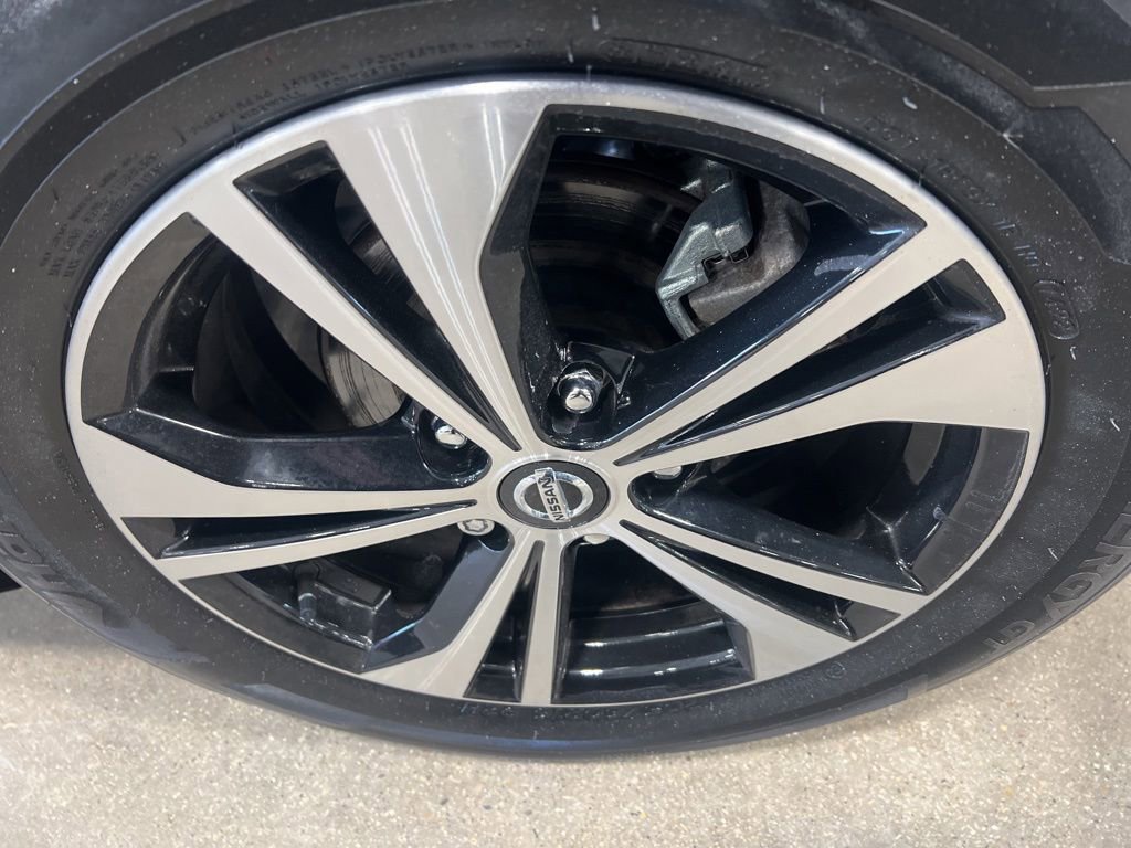 Used 2023 Nissan Sentra SV w/ All-Weather Package image 39