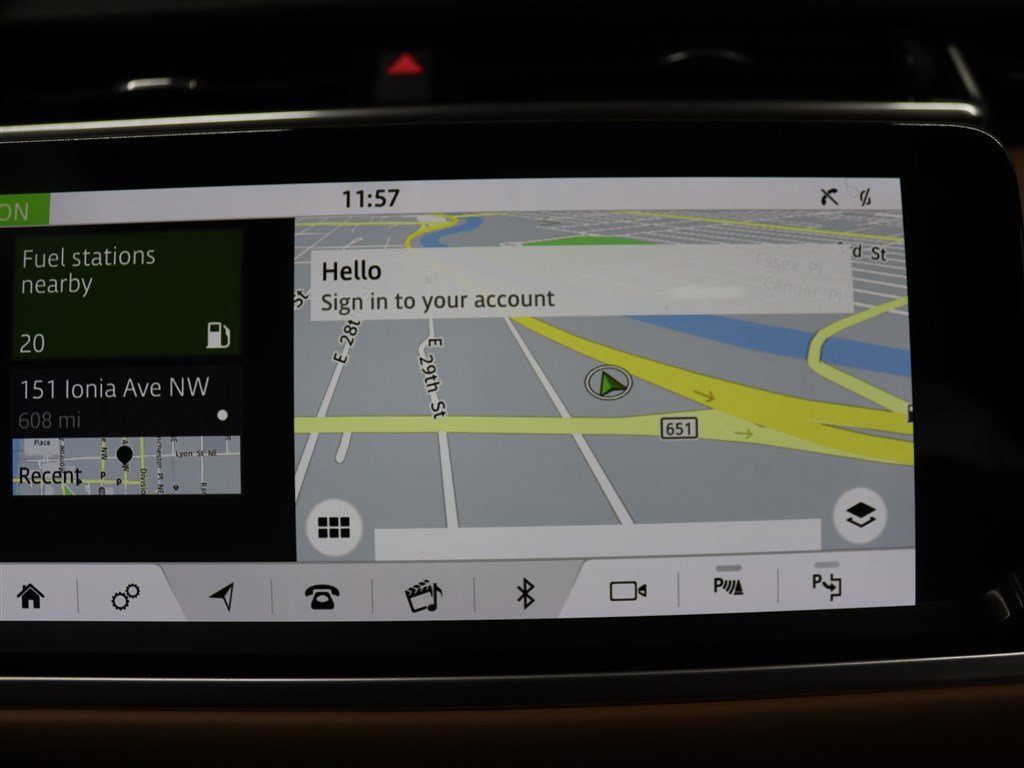 Used 2020 Land Rover Range Rover Velar R-Dynamic HSE image 26