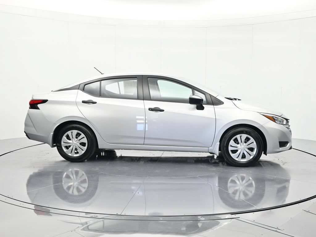 Used 2025 Nissan Versa S FWD image 4