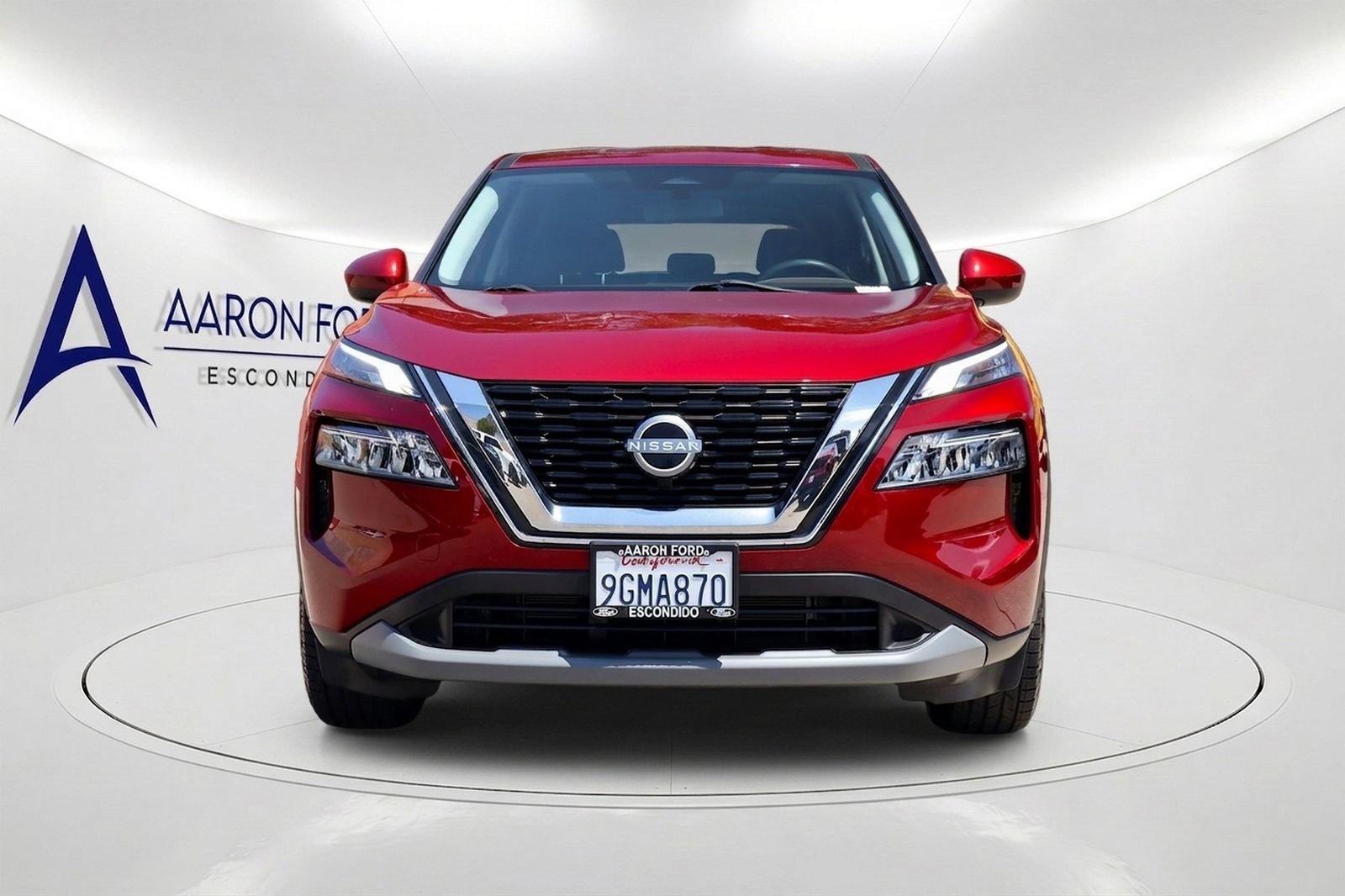 Used 2023 Nissan Rogue SV FWD image 2