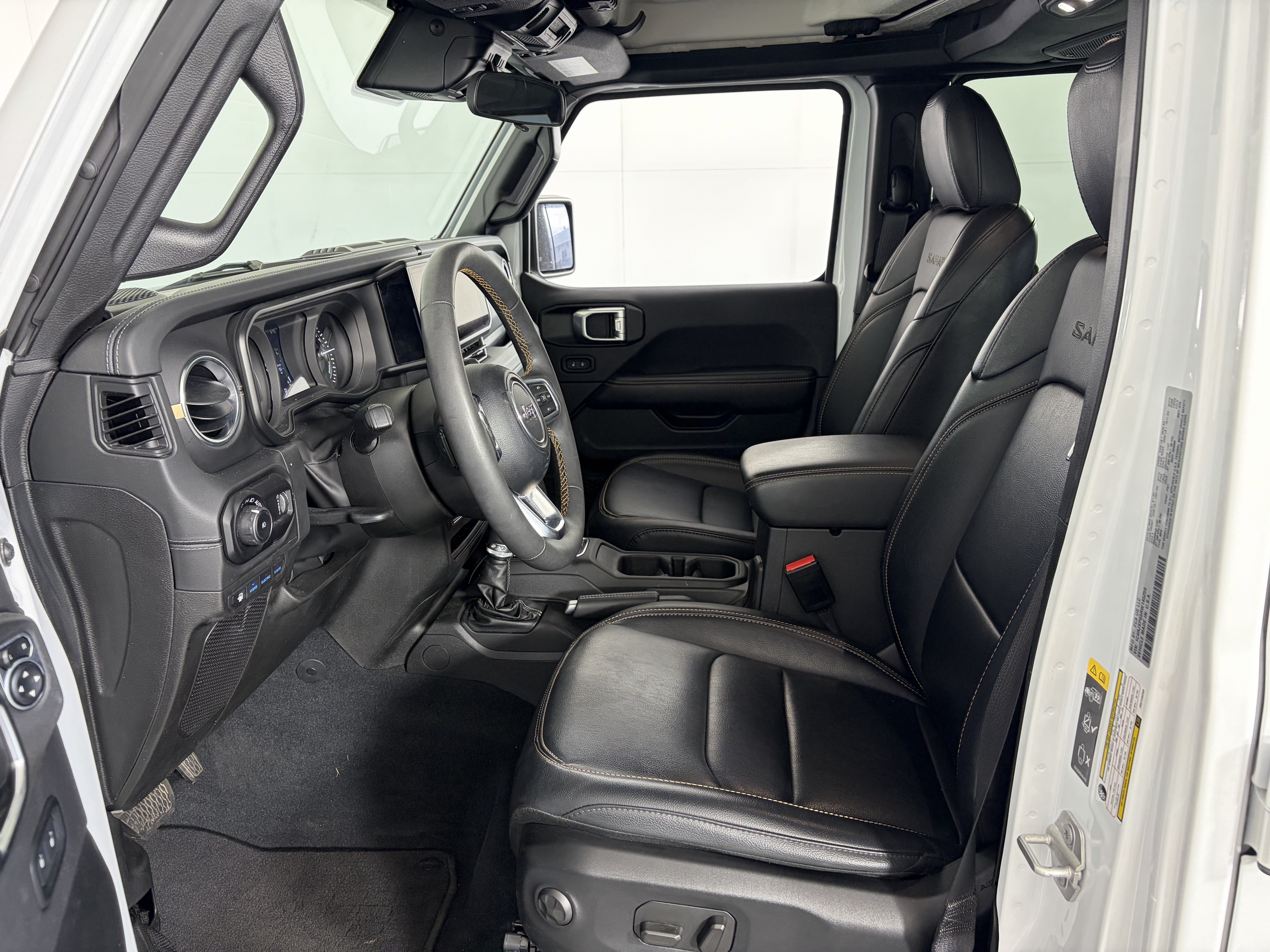 Used 2024 Jeep Wrangler Unlimited Sahara AWD/4WD image 6