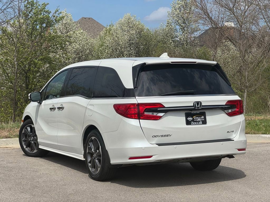 Used 2022 Honda Odyssey Elite image 3