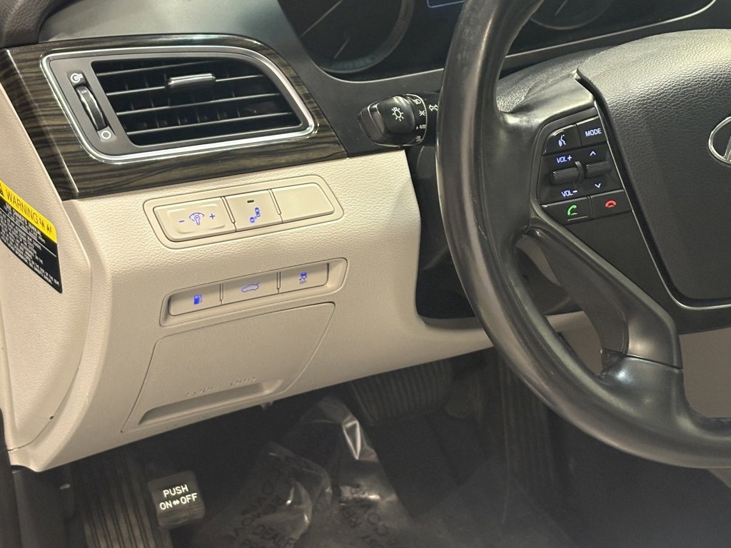 Used 2017 Hyundai Sonata Limited w/ Cargo Package image 15