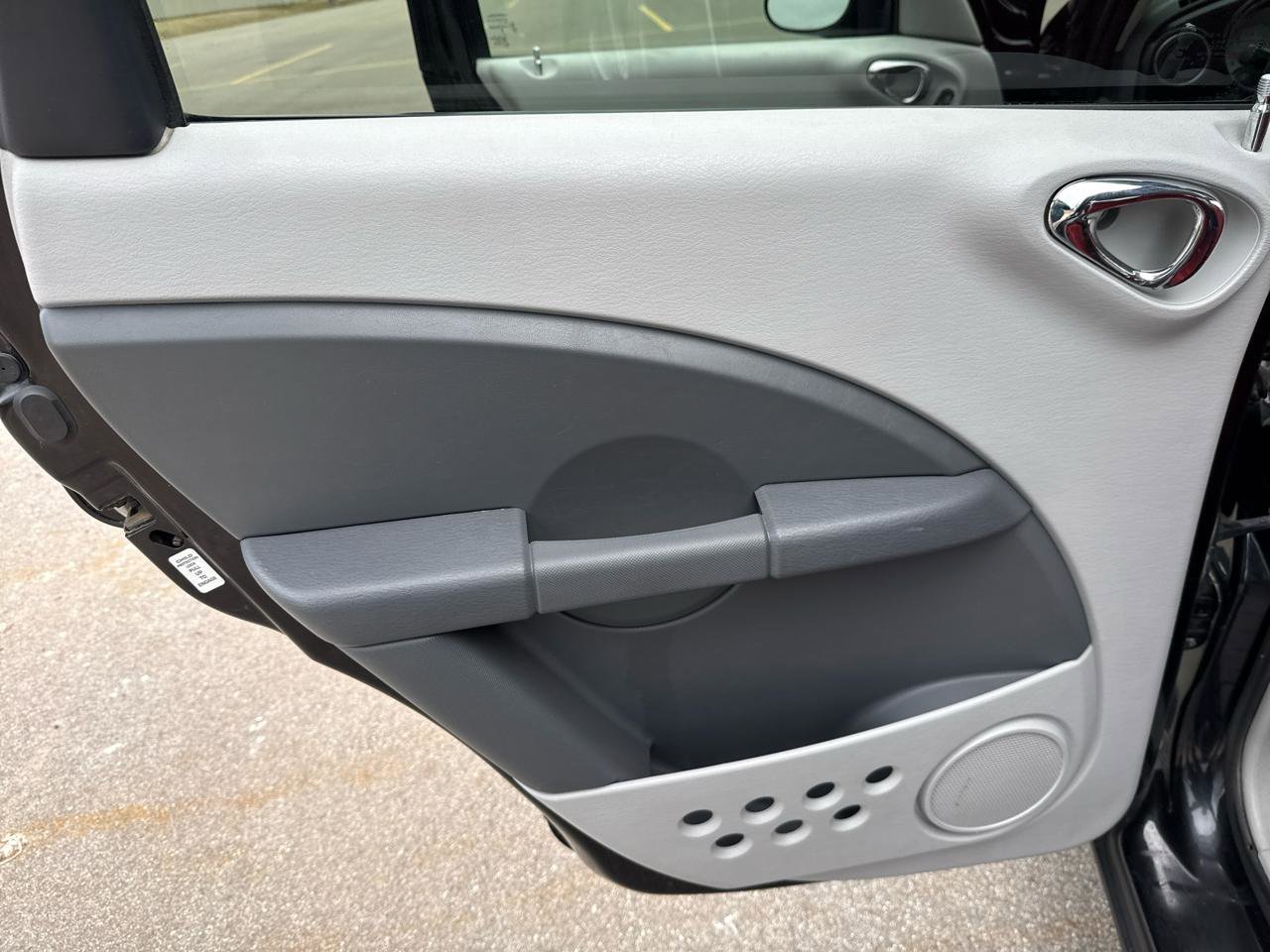 Used 2010 Chrysler PT Cruiser w/ PT Cruiser Couture Edition FWD image 15