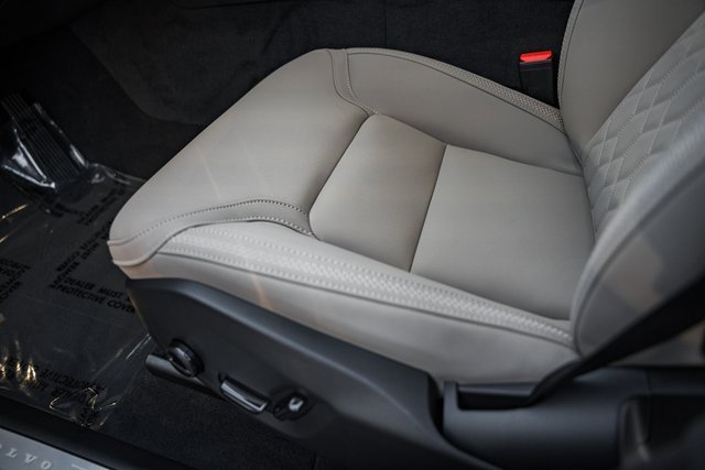 New 2026 Volvo XC60 T8 Plus w/ Protection Package Premier image 34