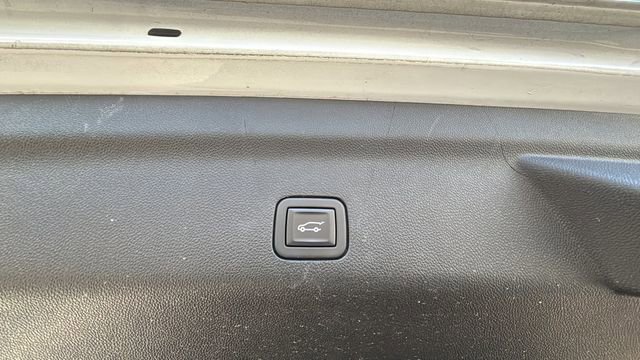 Used 2023 Chevrolet Suburban RST w/ Sport Performance Package image 39