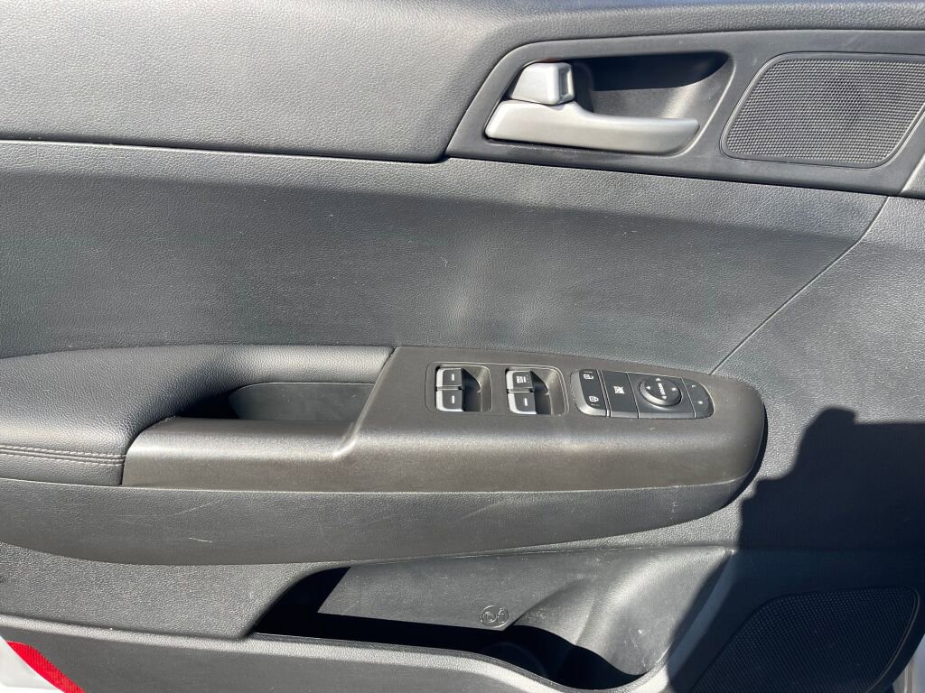 Used 2019 Kia Sportage LX w/ LX Popular Package image 9