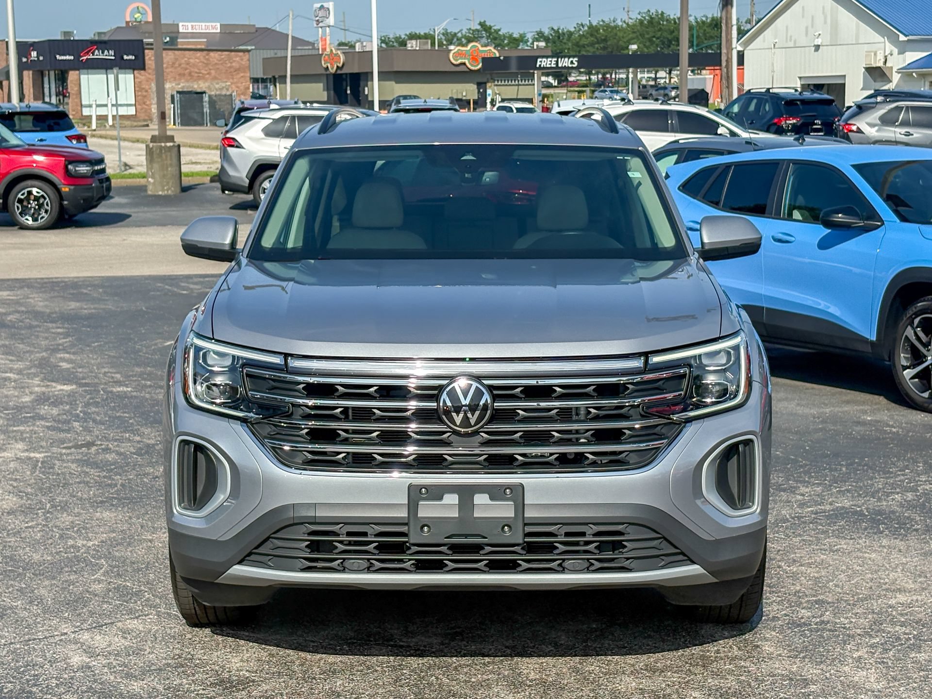 Used 2024 Volkswagen Atlas SE AWD/4WD image 4