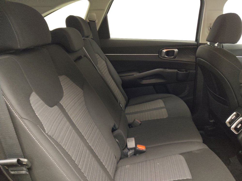 Used 2023 Kia Sorento LX AWD/4WD image 19