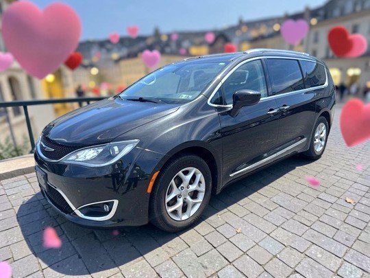Used 2018 Chrysler Pacifica Touring-L Plus w/ Tire & Wheel Group