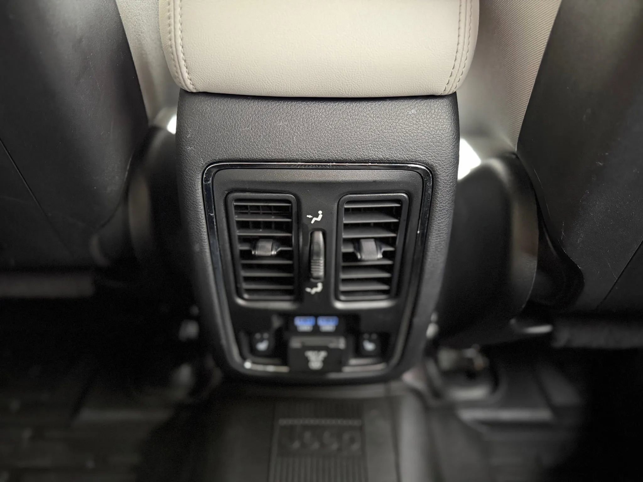 Used 2018 Jeep Grand Cherokee Limited image 23