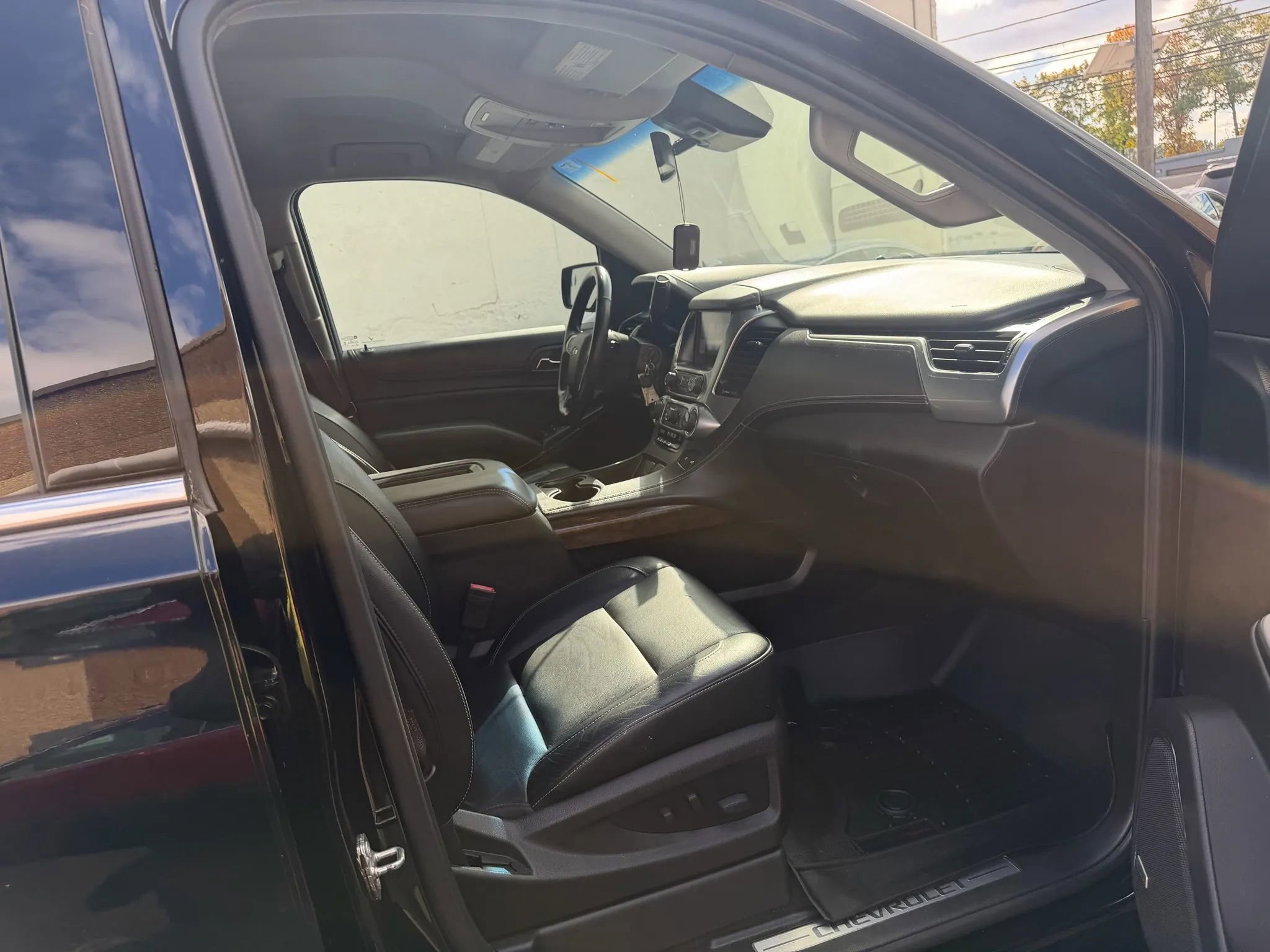 Used 2017 Chevrolet Tahoe LT image 23