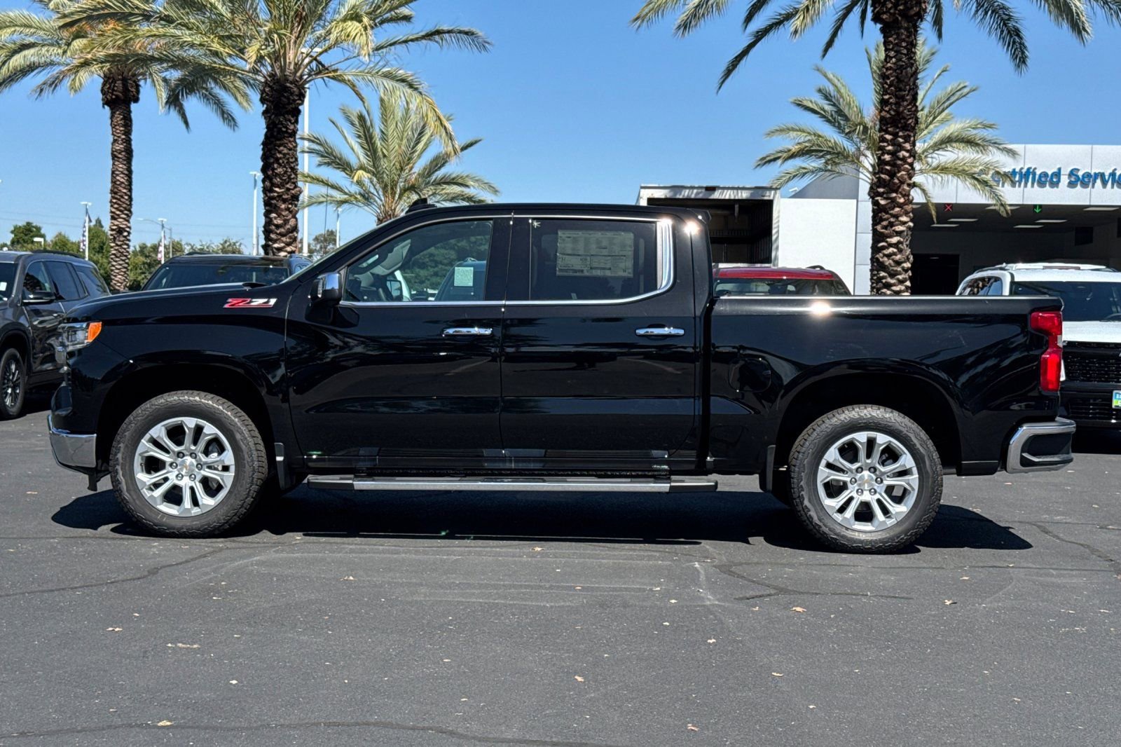 New 2026 Chevrolet Silverado 1500 LTZ w/ LTZ Premium Package AWD/4WD image 6