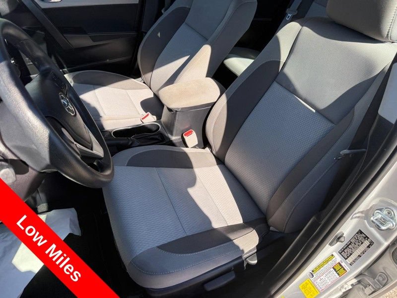 Used 2017 Toyota Corolla LE w/ Carpet Mat Package (TMS) FWD image 16