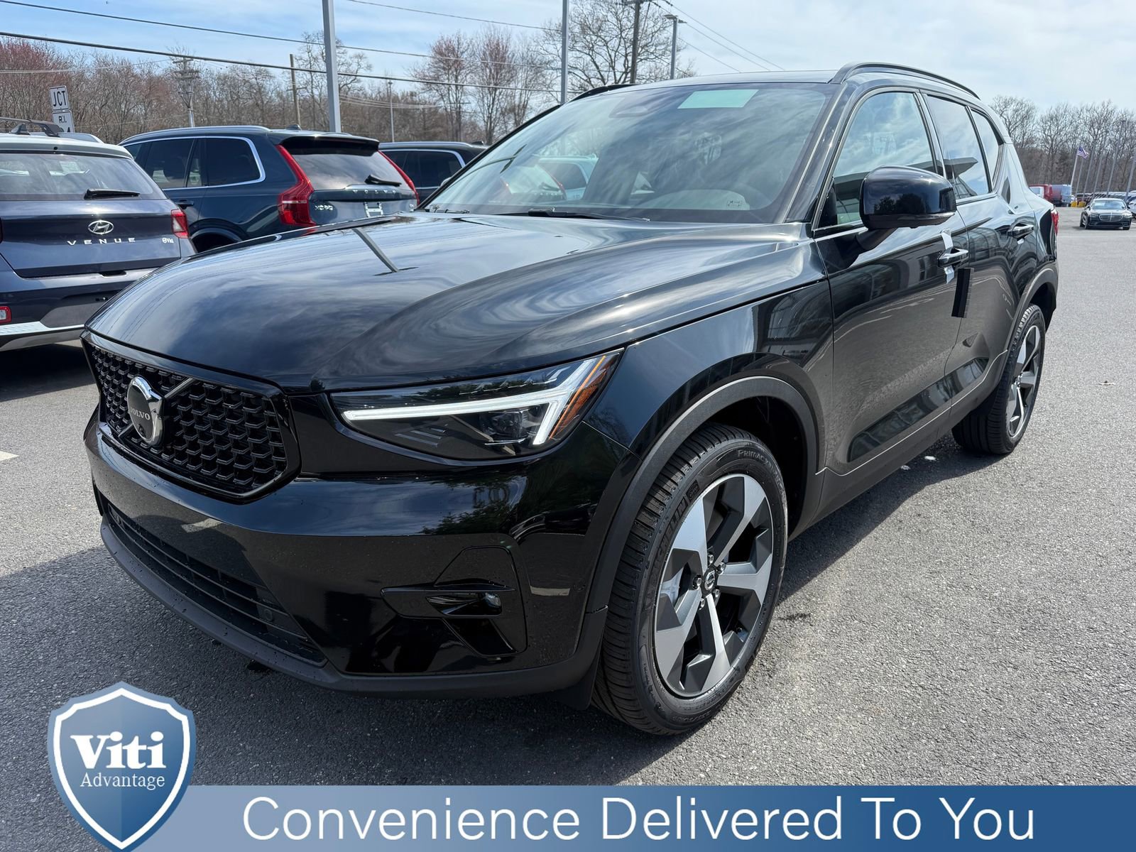 New 2026 Volvo XC40 B5 Plus w/ Climate Package image 4