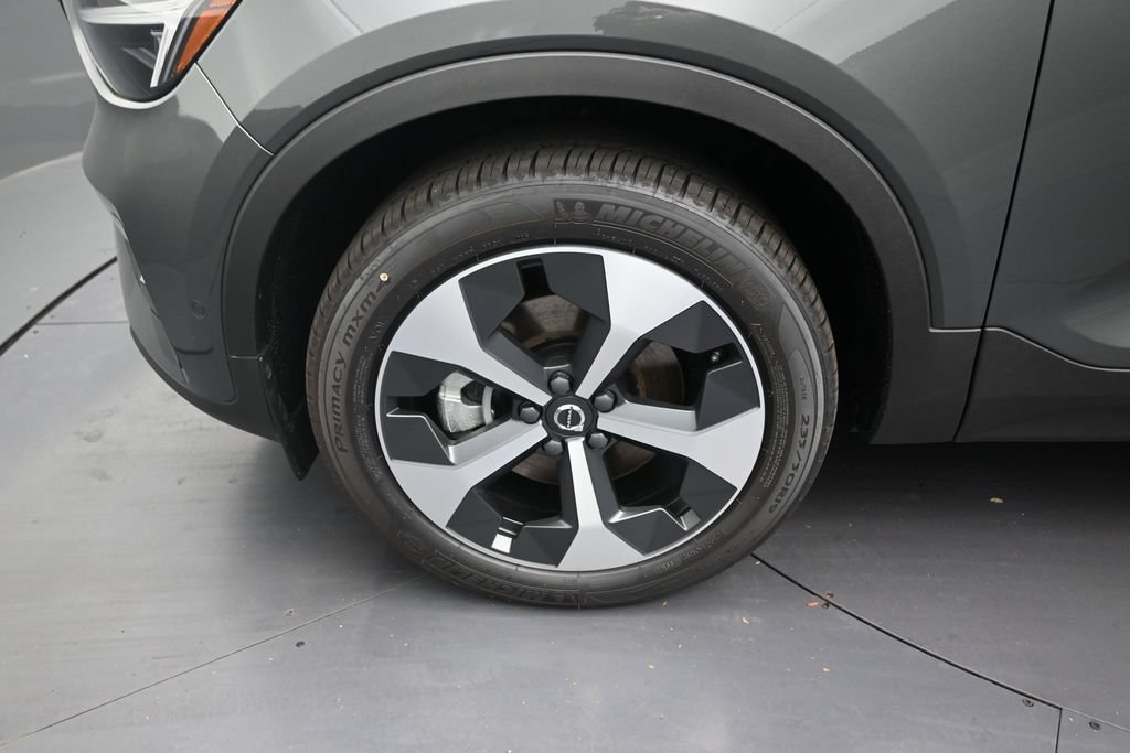 New 2026 Volvo XC40 B5 Plus w/ Climate Package AWD/4WD image 9