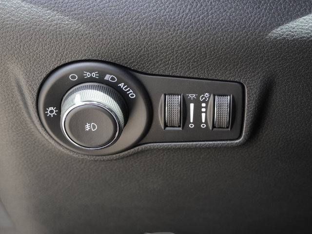 New 2026 Jeep Compass Latitude AWD/4WD image 21