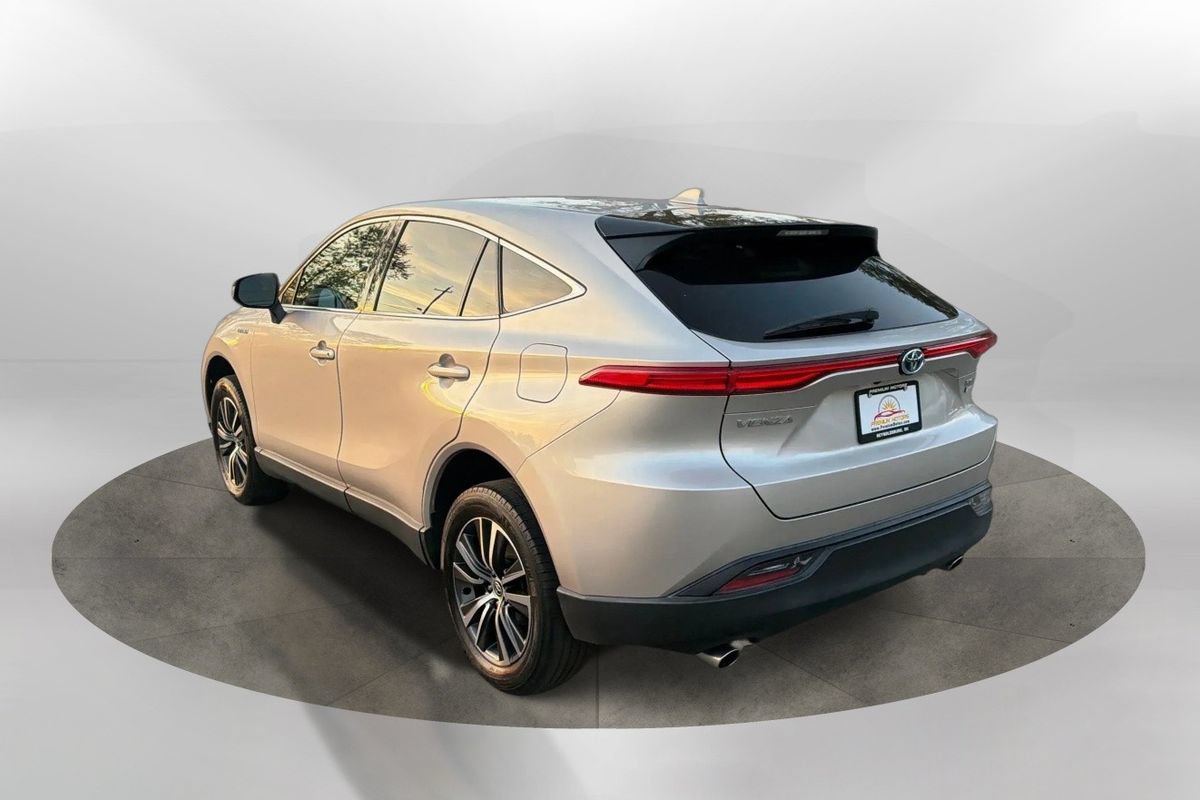 Used 2021 Toyota Venza LE AWD/4WD image 3