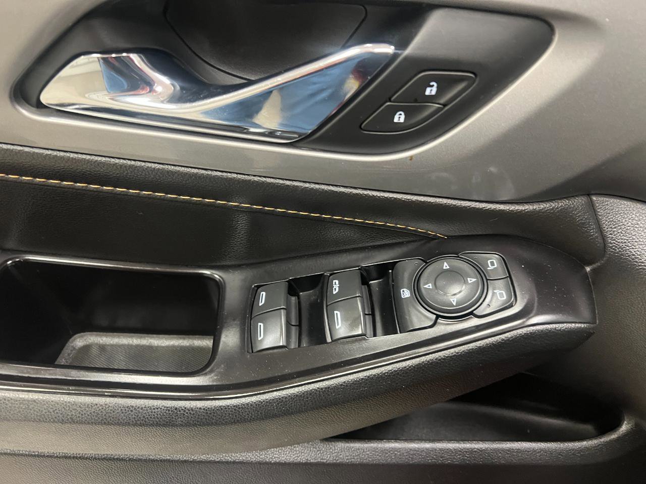 Used 2019 Chevrolet Traverse LT FWD image 33