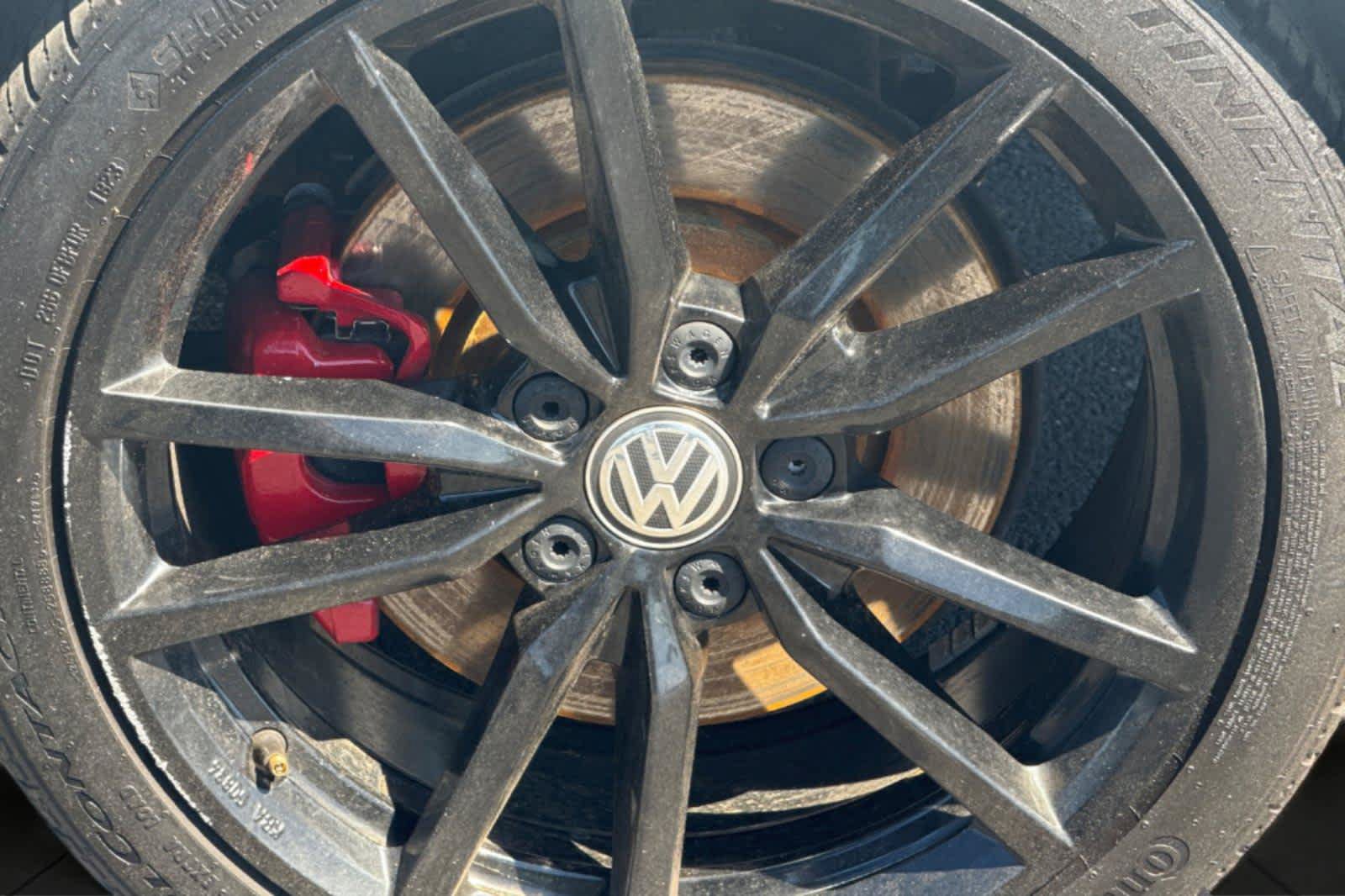 Used 2021 Volkswagen GTI SE FWD image 11
