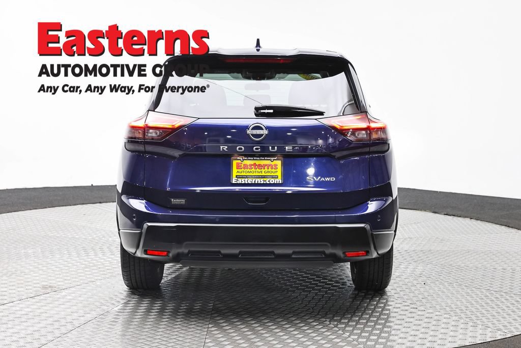 Used 2024 Nissan Rogue SV AWD/4WD image 6