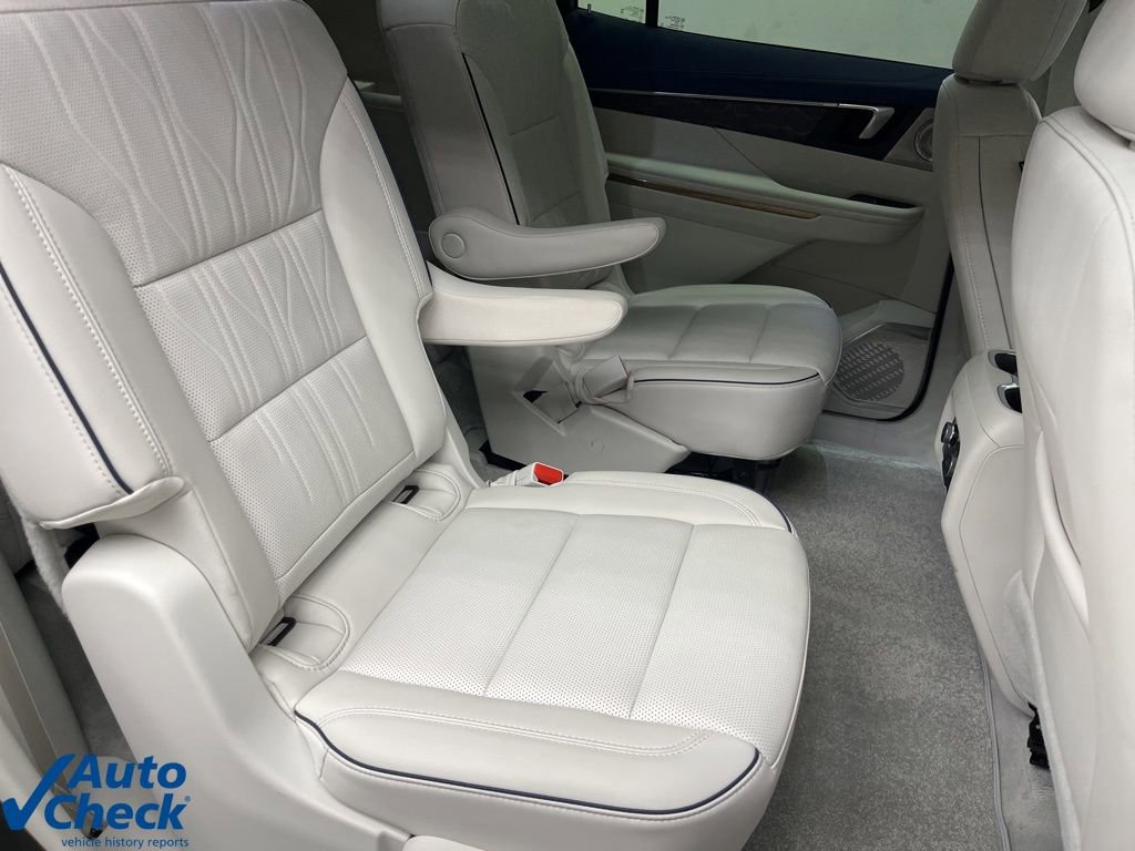 Used 2025 Buick Enclave Avenir image 24