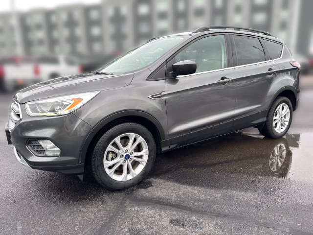 Used 2017 Ford Escape SE w/ Equipment Group 201A AWD/4WD 360° Tour